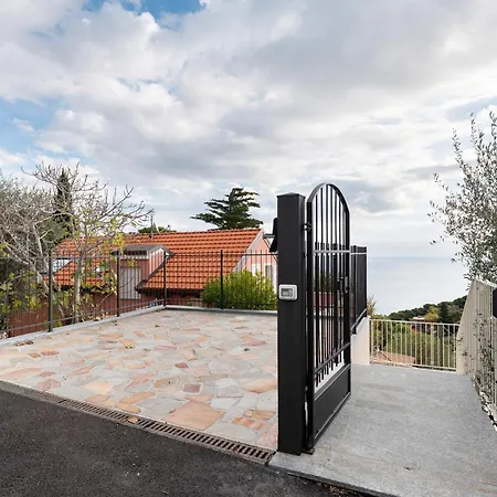 Tatil Evi Saint Claude Marina dʼAndora
