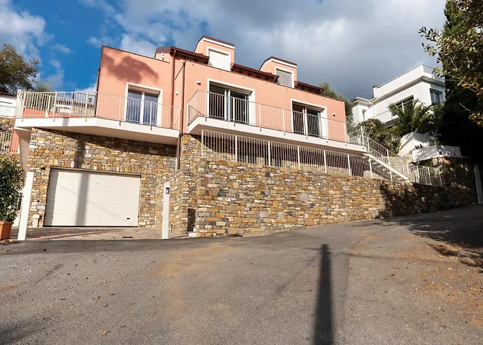 Saint Claude Nyaraló